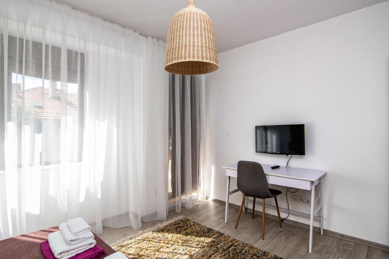 Greek Quarter Flat Two Br Next To Sea Garden * Varna