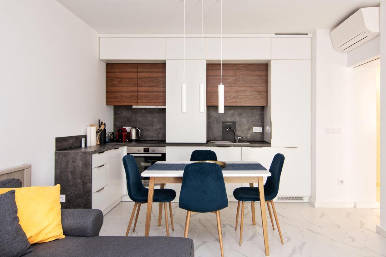 Greek Quarter Flat Two Br Next To Sea Garden * Varna